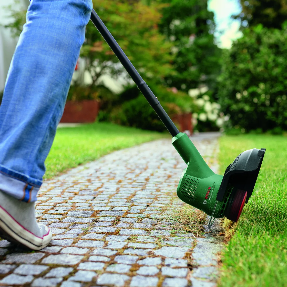Brico Bosch Grastrimmer Easygrasscut 18V-26 18V 2,5Ah Li-Ion + Lader Clearance
