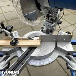 Brico Hyundai Verstek- En Afkortzaag + Accessoires Radiaal 1500W Sale